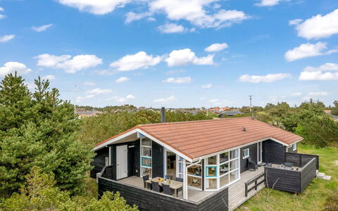 Andrie - 800M from the Sea: Busk, Urban Design, Bunddække, Mursten, Lejlighed, Estate, Murværk, Altan, Landscaping