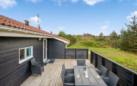 Andrie - 800M from the Sea: Busk, Urban Design, Bunddække, Mursten, Lejlighed, Estate, Murværk, Altan, Landscaping