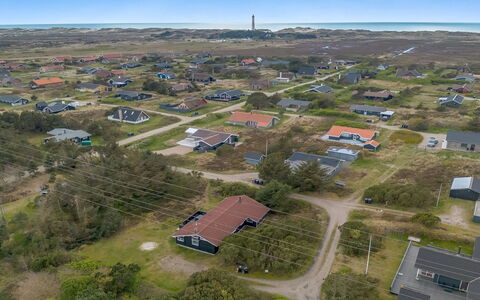 Andrie - 800M from the Sea: Busk, Urban Design, Bunddække, Mursten, Lejlighed, Estate, Murværk, Altan, Landscaping