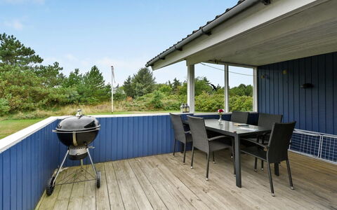 Maikel - 900M from the Sea: Græs, Hus, Tag, Hjem, Sommerhus, Busk, Land Lot, Landdistrikt, Stuehus, Bunddække