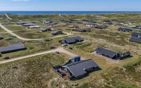 Henning - from the Sea: Sommerhus, Hjem, Hus, Tag, Veranda, Estate, Sidespor, Garden Bygninger, Stuehus, Gård