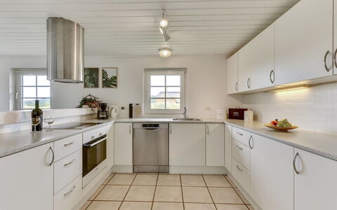 Matrona - 750M from the Sea: Hus, Hjem, Boligområde, Tag, Sommerhus, Land Lot, Estate, Gård, Have, Sidespor