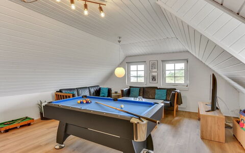 Matrona - 750M from the Sea: Sommerhus, Hjem, Hus, Tag, Veranda, Estate, Sidespor, Garden Bygninger, Stuehus, Gård
