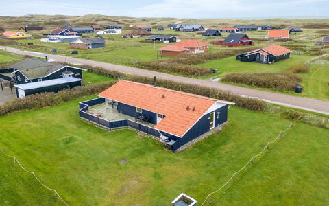 Odmar - 300M from the Sea: Træ, Hus, Sommerhus, Hjem, Tag, Landdistrikt, Sidespor, Bjælkehytte, Garden Bygninger, Hårdttræ