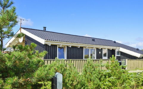 Gerlis - 75M from the Sea: Træ, Hus, Sommerhus, Hjem, Tag, Landdistrikt, Sidespor, Bjælkehytte, Garden Bygninger, Hårdttræ