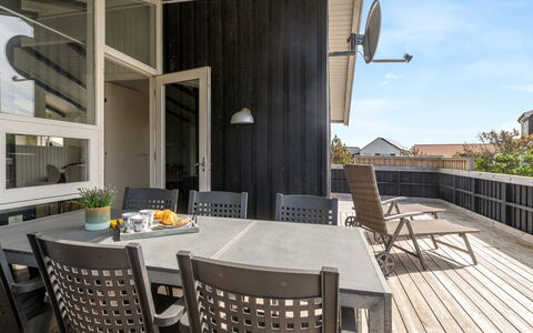 Gerlis - 75M from the Sea: Træ, Hus, Sommerhus, Hjem, Tag, Landdistrikt, Sidespor, Bjælkehytte, Garden Bygninger, Hårdttræ
