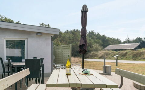 Lenni - 700M from the Sea: Træ, Hjem, Veranda, Dæk, Hårdttræ, Tag, Bejdse, Trægulve, Eco Hotel