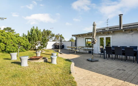 Lenni - 700M from the Sea: Træ, Hjem, Veranda, Dæk, Hårdttræ, Tag, Bejdse, Trægulve, Eco Hotel