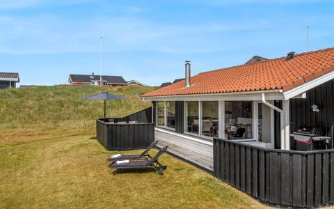 Nedelko - 250M from the Sea: Tag, Hus, Hjem, Sommerhus, Veranda, Skygge, Sidespor, Gård, Stuehus, Udendørs Struktur