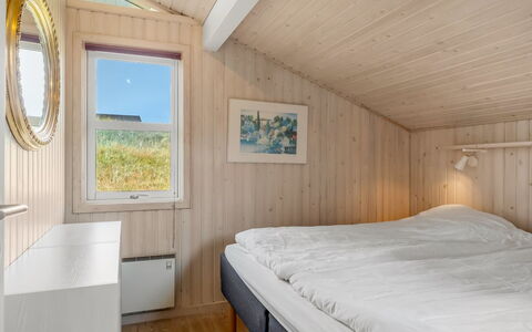 Nedelko - 250M from the Sea: Træ, Hjem, Soveværelse, Sommerhus, Loft, Seng, Bed Frame, Sengetøj, Sengetøj, Hårdttræ