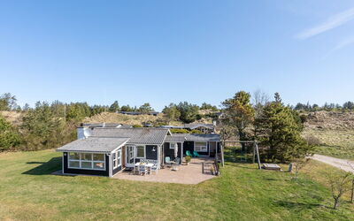 Ingebritt - 1.5Km from the Sea