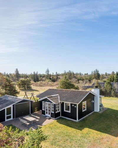 Ingebritt - 1.5Km from the Sea