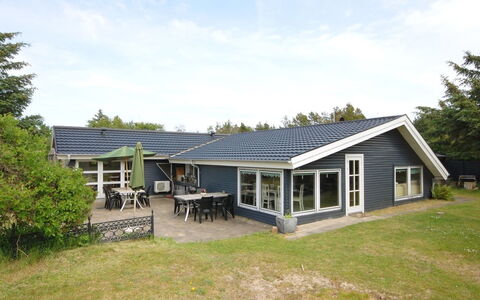 Tajo - 1Km from the Sea: Svømmepøl, Udendørs Møbler, Møbel, Udvej, Flise, Eco Hotel, Skygge, Stol, Fritid, Estate