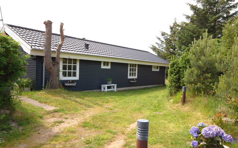 Tajo - 1Km from the Sea: Svømmepøl, Udendørs Møbler, Møbel, Udvej, Flise, Eco Hotel, Skygge, Stol, Fritid, Estate