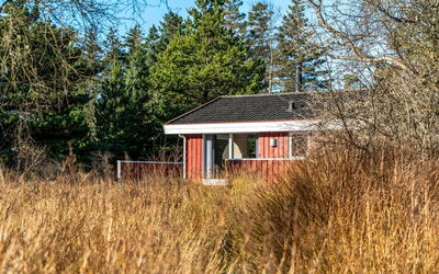 Anneke - 2Km from the Sea