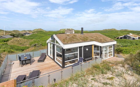 Swerting - 230M from the Sea: Hjem, Sommerhus, Veranda, Sidespor, Stuehus, Udendørs Struktur