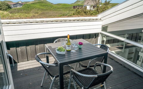Swerting - 230M from the Sea: Hjem, Sommerhus, Veranda, Sidespor, Stuehus, Udendørs Struktur