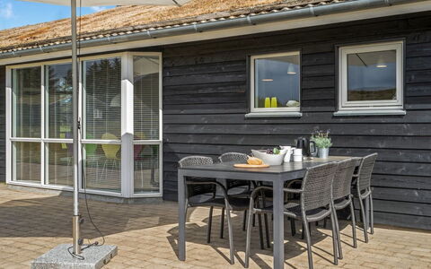 Frerich - 1.5Km from the Sea: Hus, Hjem, Dør, Tag, Sommerhus, Estate, Have, Skygge, Sidespor, Gård