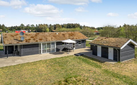 Frerich - 1.5Km from the Sea: Hus, Hjem, Dør, Tag, Sommerhus, Estate, Have, Skygge, Sidespor, Gård