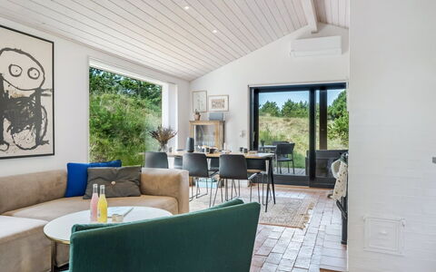 Kadife - 750M from the Sea: Indretning, Møbel, Træ, Couch, Gulvbelægning, Stue, Loft, Etage, Hjem, Værelse