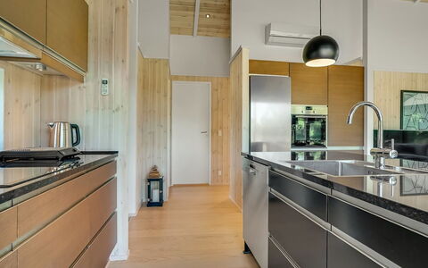 Ilmarinen - 561M from the Sea: Køkken, Countertop, Gulvbelægning, Indretning, Træ, Køkken Apparat, Cabinetry, Loft, Møbel, Etage
