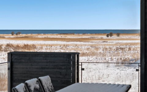 Gerniot - 500M from the Sea: Arkitektur, Tag, Hjem, Kompositmateriale, Dagslys, Sidespor, Indkørsel