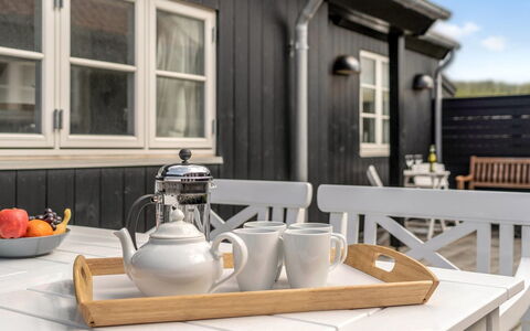 Armina - 75M from the Sea: Træ, Møbel, Bord, Hårdttræ, Stol, Serveware, Køkken & Spisebord, Bejdse, Planke, Kaffebord