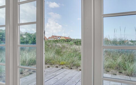 Armina - 75M from the Sea: Træ, Etage, Hårdttræ, Home Dør, Dagslys, Bejdse, Planke