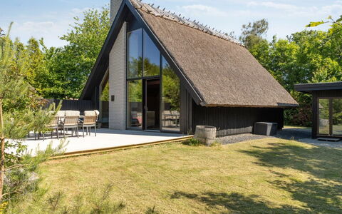 Anssi - 300M from the Sea: Træ, Hus, Sommerhus, Hjem, Tag, Landdistrikt, Sidespor, Bjælkehytte, Garden Bygninger, Hårdttræ