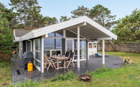 Pascal - 25M from the Sea: Hus, Hjem, Tag, Sommerhus, Busk, Sidespor, Dør, Have, Stuehus