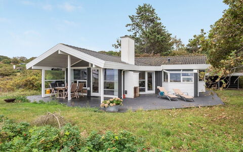Pascal - 25M from the Sea: Tag, Hjem, Hus, Sommerhus, Dør, Estate, Stuehus, Indkørsel, Sidespor, Veranda