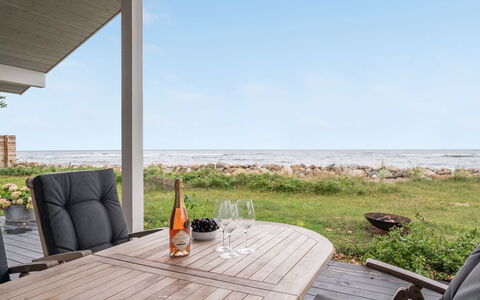 Pascal - 25M from the Sea: Møbel, Himmel, Stol, Bord, Træ, Udendørs Møbler, Udendørs Bord, Køkken & Spisebord, Hav, Hårdttræ