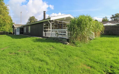 Sjard - 700M from the Sea: Træ, Hus, Sommerhus, Hjem, Tag, Landdistrikt, Sidespor, Bjælkehytte, Garden Bygninger, Hårdttræ