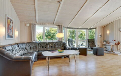 Karoliina - 900M from the Sea: Tag, Hus, Land Lot, Hjem, Sommerhus, Estate, Garden Bygninger, Skygge, Bjælkehytte, Landscaping