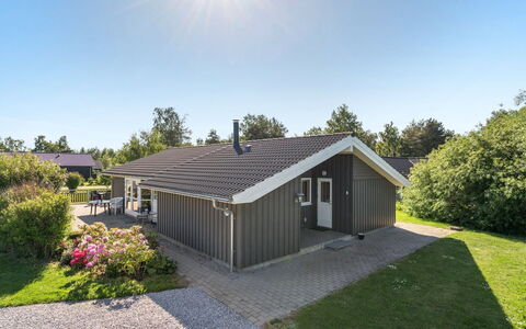 Karoliina - 900M from the Sea: Tag, Hus, Land Lot, Hjem, Sommerhus, Estate, Garden Bygninger, Skygge, Bjælkehytte, Landscaping