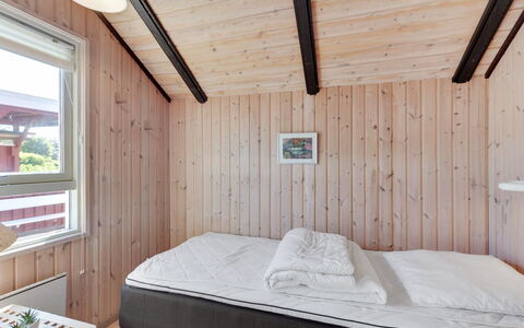 Thorgot - 400M from the Sea: Træ, Soveværelse, Loft, Hjem, Hårdttræ, Seng, Bejdse, Planke, Bed Frame, Bjælkehytte