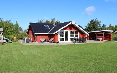 Thorgot - 400M from the Sea: Busk, Urban Design, Bunddække, Mursten, Lejlighed, Estate, Murværk, Altan, Landscaping