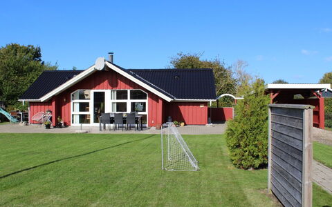 Thorgot - 400M from the Sea: Busk, Urban Design, Bunddække, Mursten, Lejlighed, Estate, Murværk, Altan, Landscaping
