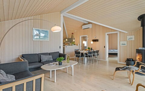 Dagny - 300M from the Sea: Møbel, Udendørs Møbler, Bordservice, Bord, Drinkware, Stol, Udendørs Bord, Mad, Flaske