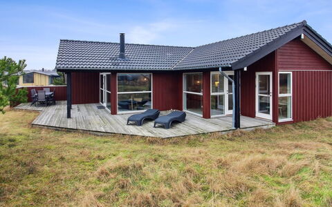 Tiane - 800M from the Sea: Møbel, Bord, Udendørs Møbler, Udendørs Bord, Stol, Bejdse, Skygge, Backyard, Sommerhus, Køkken & Spisebord