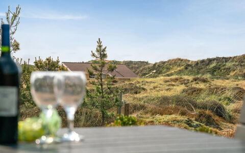 Tiane - 800M from the Sea: Møbel, Bord, Udendørs Møbler, Udendørs Bord, Stol, Bejdse, Skygge, Backyard, Sommerhus, Køkken & Spisebord