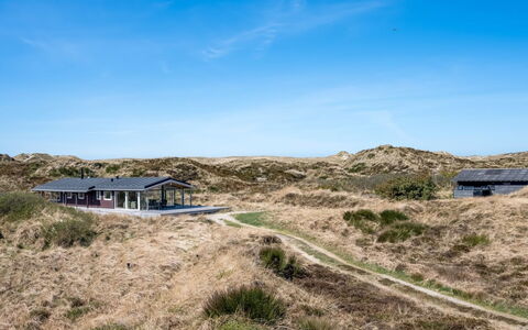 Hristina - 200M from the Sea: Tag, Land Lot, Sommerhus, Hjem, Landdistrikt, Skur, Sidespor, Garden Bygninger, Bjælkehytte, Hytte