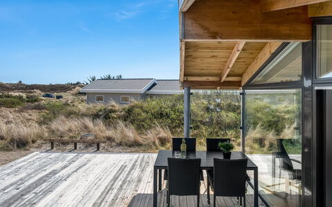 Hristina - 200M from the Sea: Tag, Land Lot, Sommerhus, Hjem, Landdistrikt, Skur, Sidespor, Garden Bygninger, Bjælkehytte, Hytte