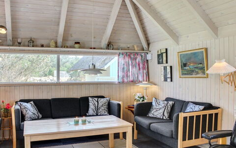 Angelika - 1.6Km from the Sea: Møbel, Indretning, Stol, Gulvbelægning, Bord, Udvej, Etage, Loft, Værelse, Eco Hotel