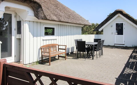 Angelika - 1.6Km from the Sea: Møbel, Indretning, Stol, Gulvbelægning, Bord, Udvej, Etage, Loft, Værelse, Eco Hotel