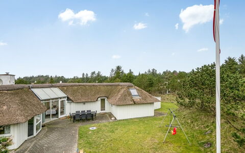 Angelika - 1.6Km from the Sea: Møbel, Indretning, Stol, Gulvbelægning, Bord, Udvej, Etage, Loft, Værelse, Eco Hotel