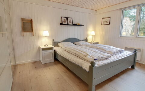 Blia - 1.5Km from the Sea: Seng, Soveværelse, Møbel, Træ, Gulvbelægning, Indretning, Sengetøj, Sengetøj, Etage, Bed Frame