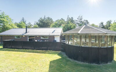 Elinbjörn - 1Km from the Sea
