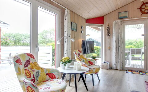 Gudni - 250M from the Sea: Plantesamfund, Sollys, Urteagtig Plante, Have, Plantation, Landbrug, Farm