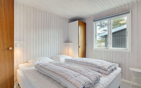 Absolon - 1.5Km from the Sea: Træ, Soveværelse, Loft, Indretning, Seng, Sengetøj, Sengetøj, Hjem, Værelse, Bed Frame